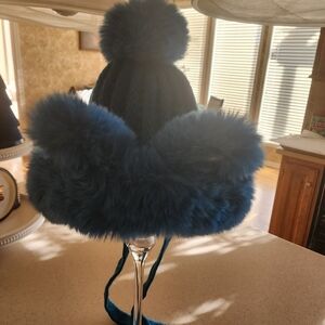 N2 - NWOT Blue Faux Fur Hat - Cut Out in Back for Ponytail